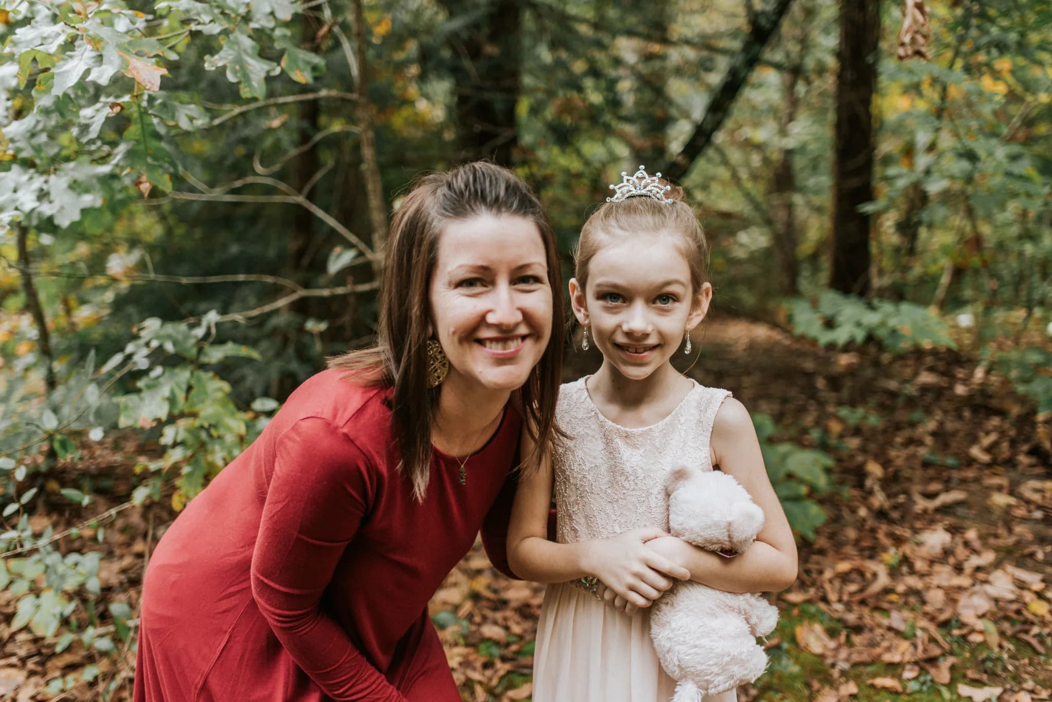 Flower girl and guest in a forest near Dollywood and Smoky Mountains at Moose Hollow Lodge in Pigeon Forge